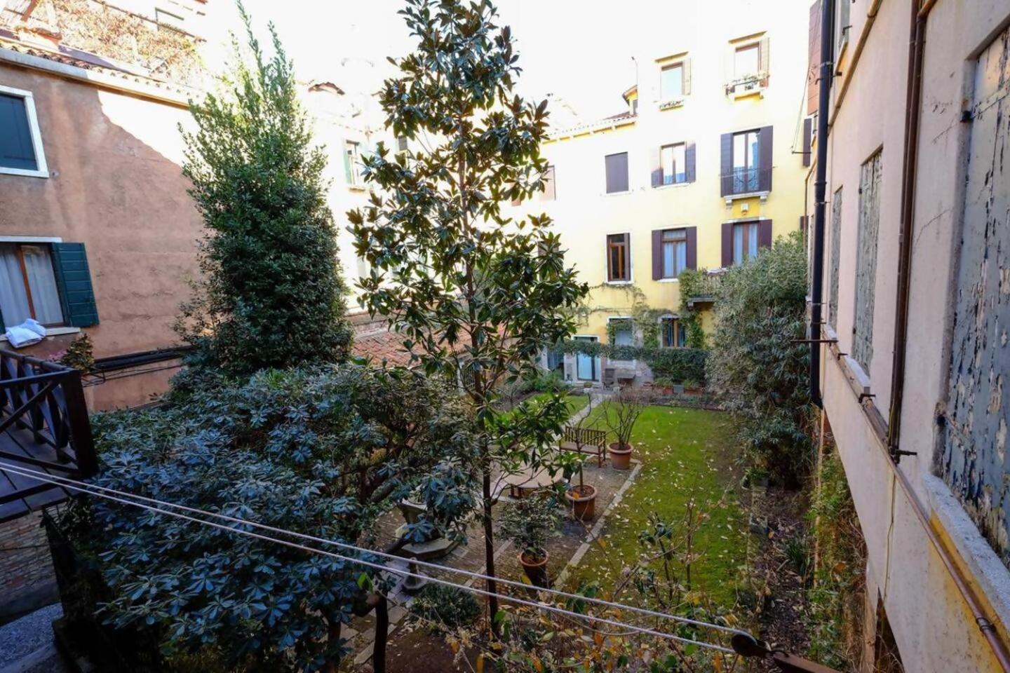 Apartmán Rio Ca Foscari A San Pantalon Benátky Exteriér fotografie